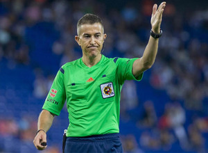 Iglesias Villanueva, árbitro para el Atlético de Madrid-Sevilla